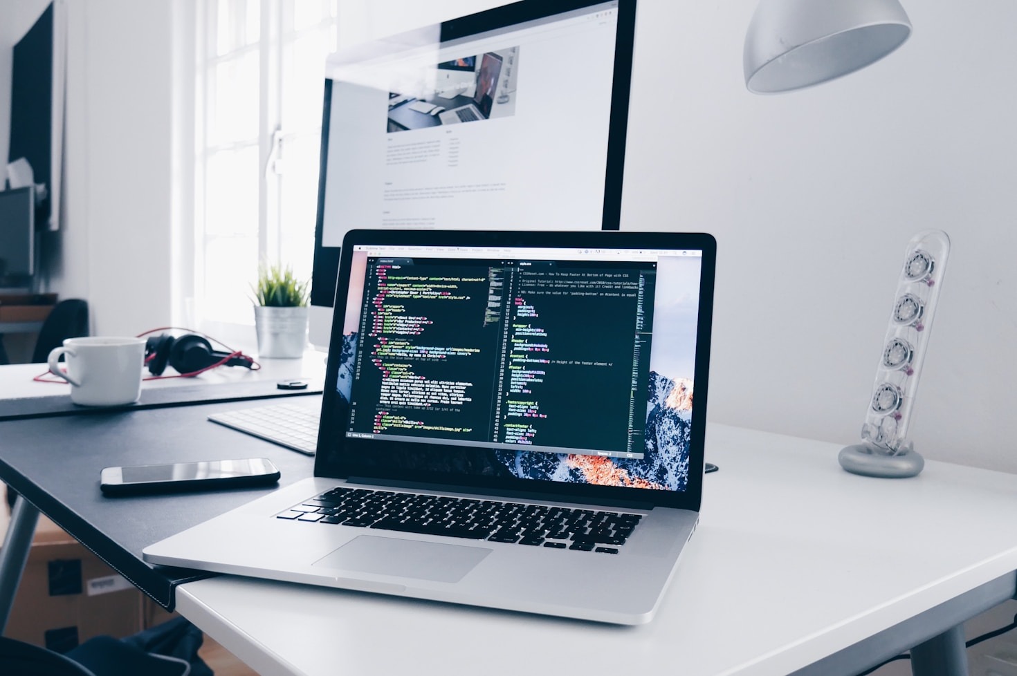Building a Strong Online Presence: A Complete Guide